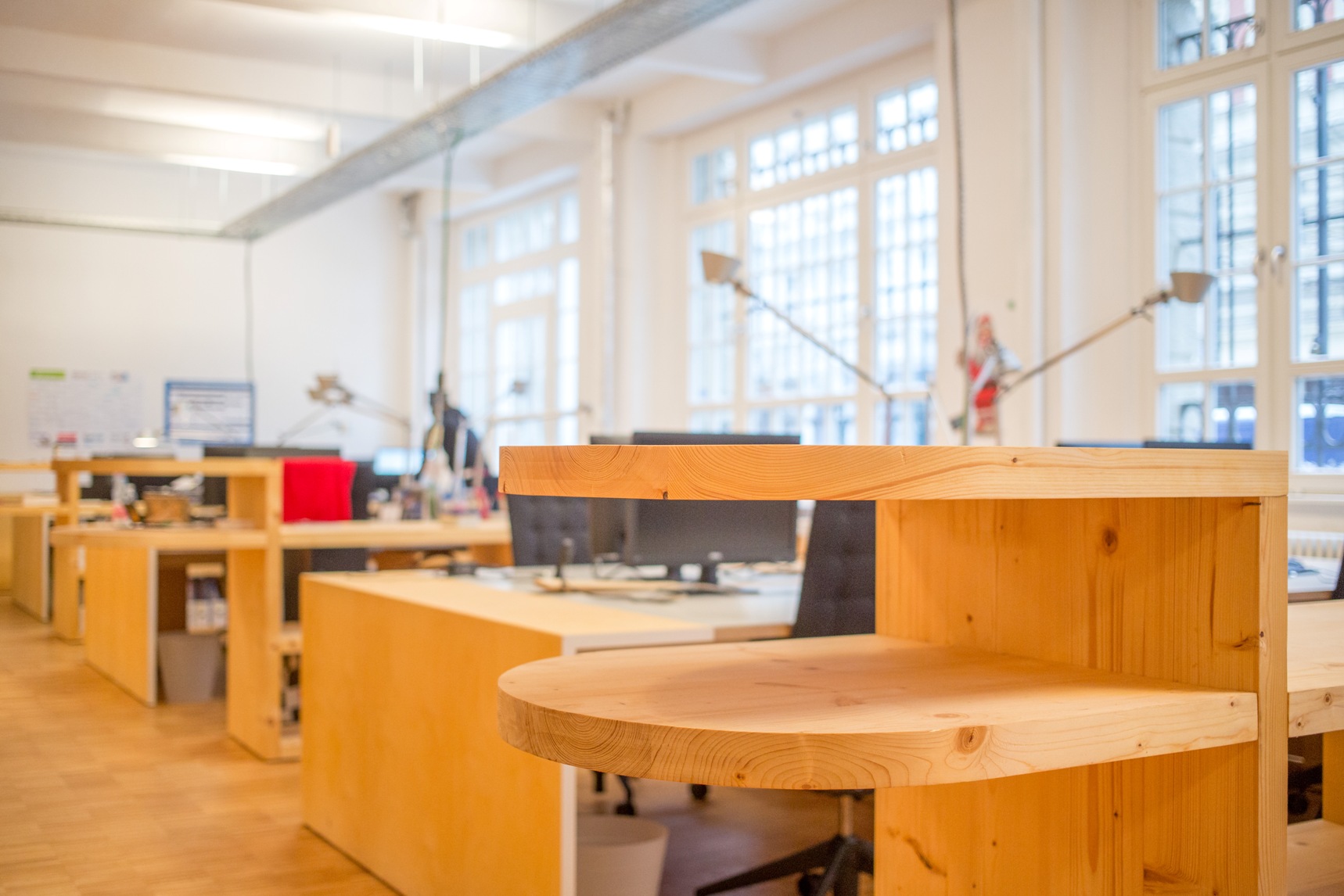 Büro-Möbel